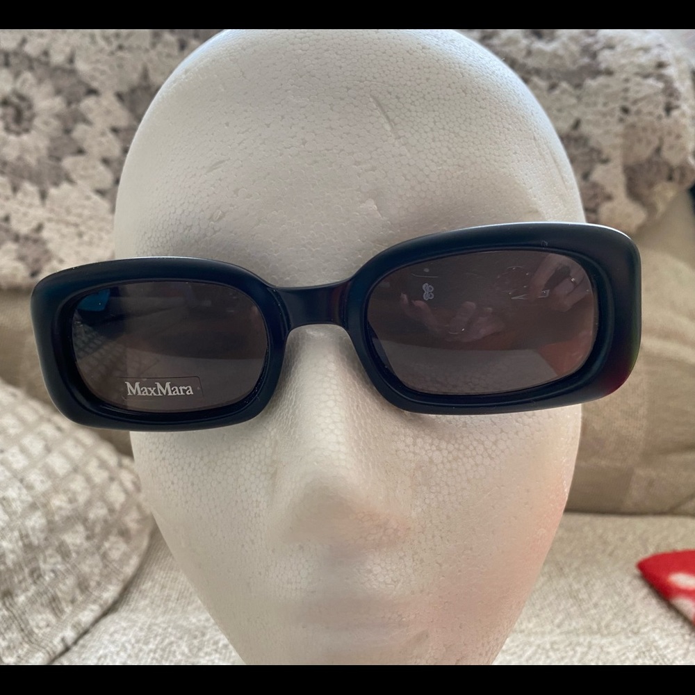 MaxMara vintage Black sunglasses with tag. 12/s